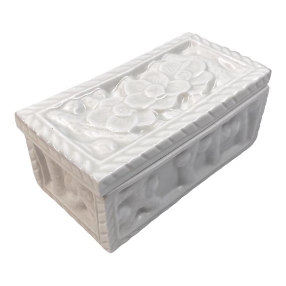 Kim Yikyung Hand-Painted Ceramic Container - Picture 9 of 9